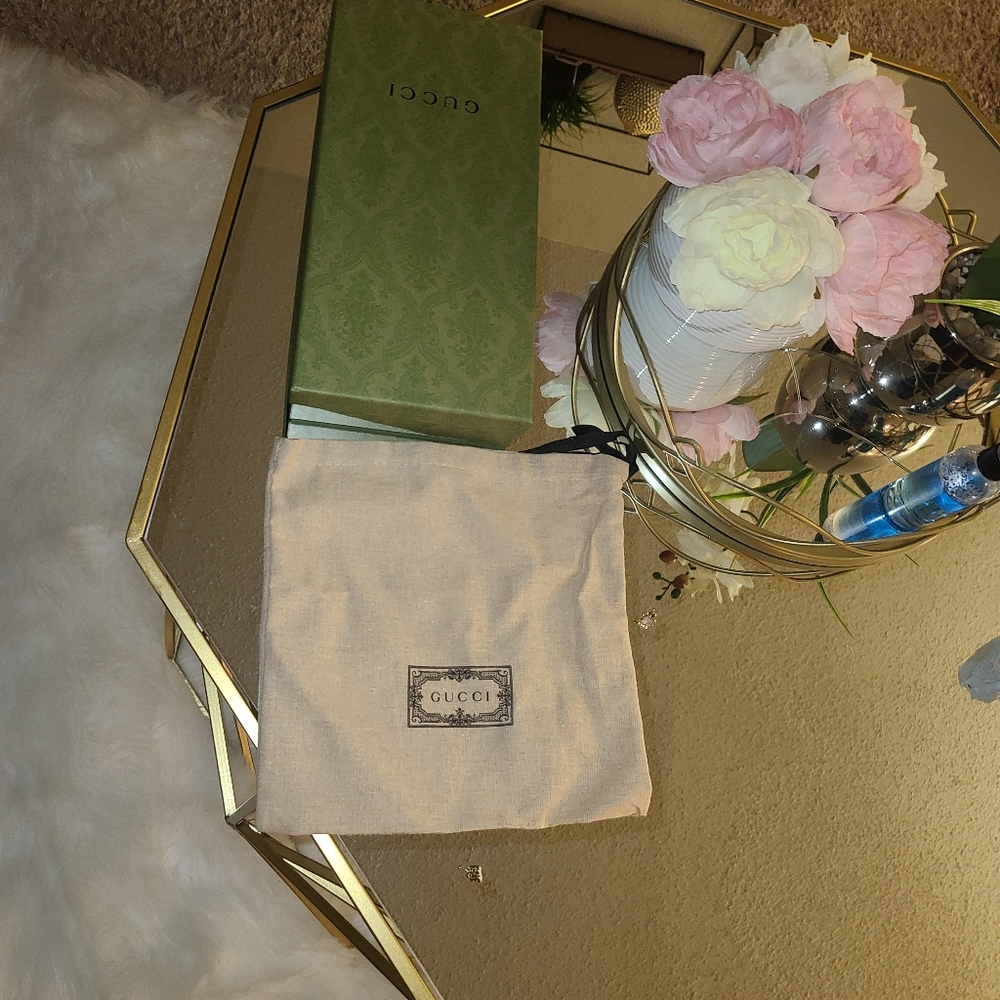 Box and dust bag